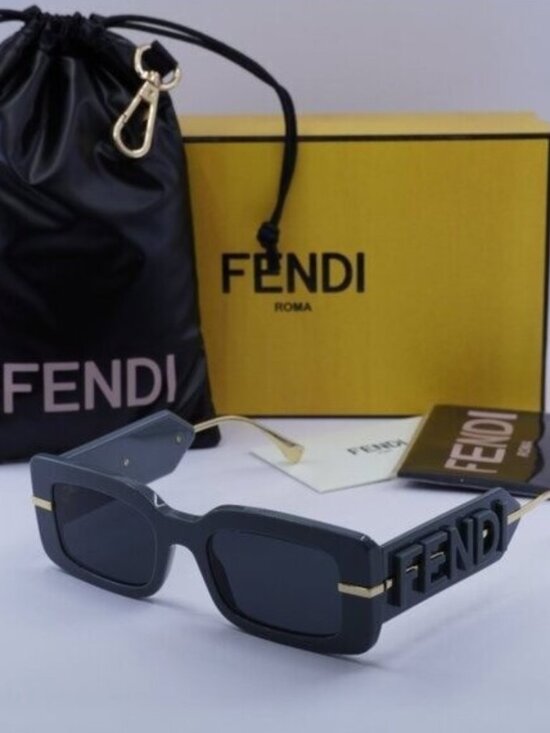 Fendi FE40133I 20A Rectangle Sunglasses - Grey Gold/Smoke main image 5